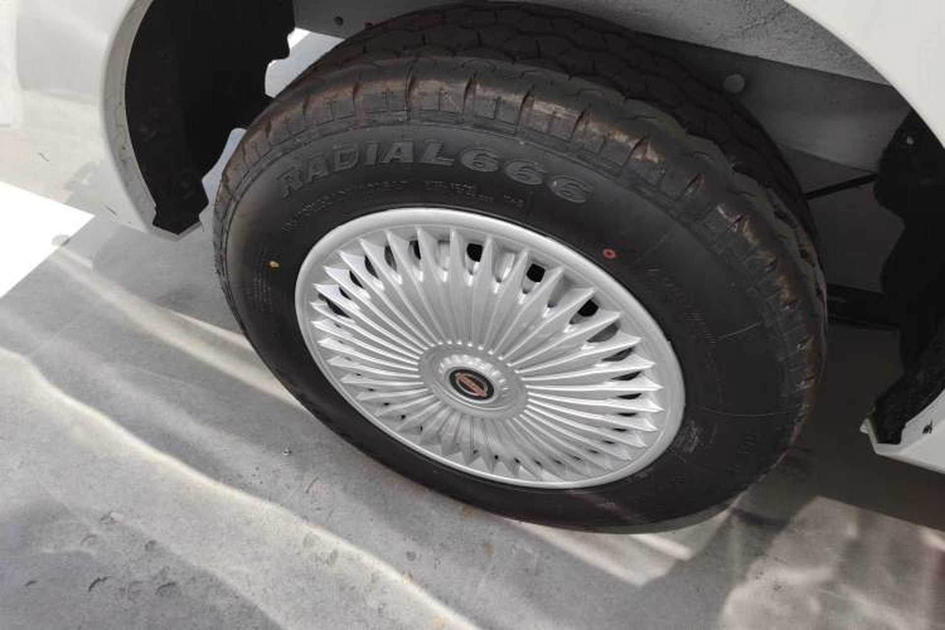 Used SRM New Energy E3L 2024 Standard 6-Seater Bus Right Rear Wheel Hub