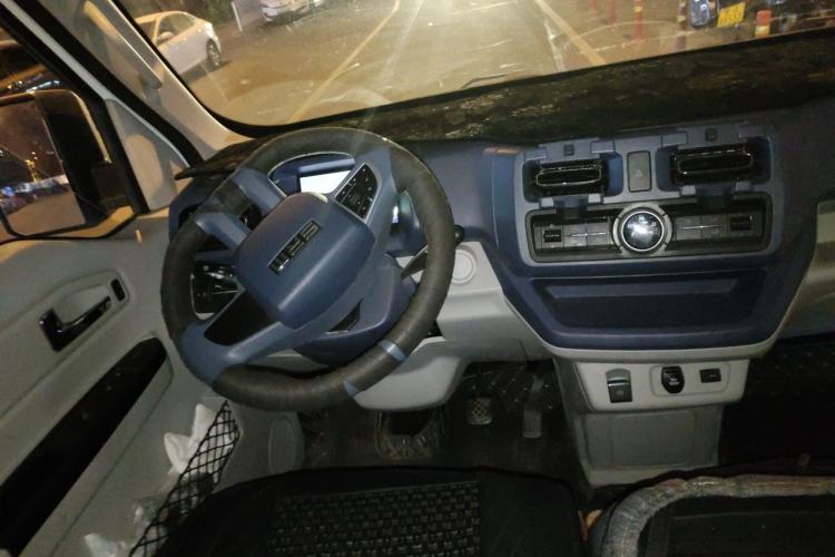 Used SRM New Energy E3L 2024 Standard 6-Seater Bus Steering Wheel