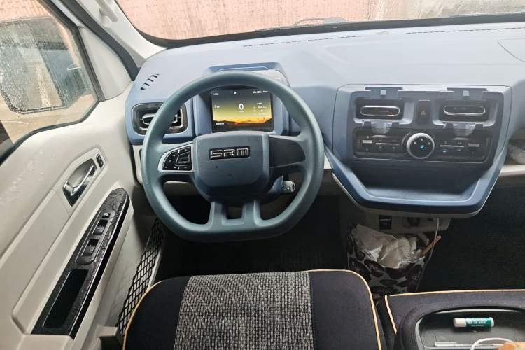 Used SRM New Energy E3L 2024 Standard 6-Seater Bus Steering Wheel