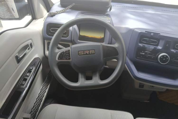Used SRM New Energy E3L 2024 Standard 6-Seater Bus Steering Wheel