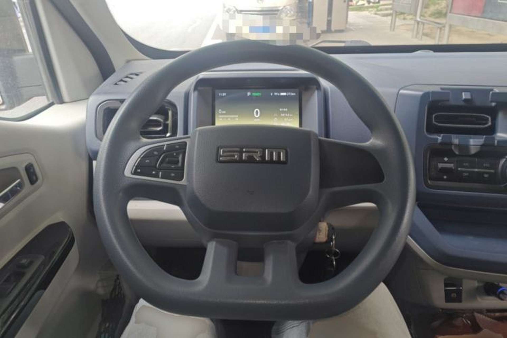 Used SRM New Energy E3L 2024 Standard 6-Seater Bus Steering Wheel