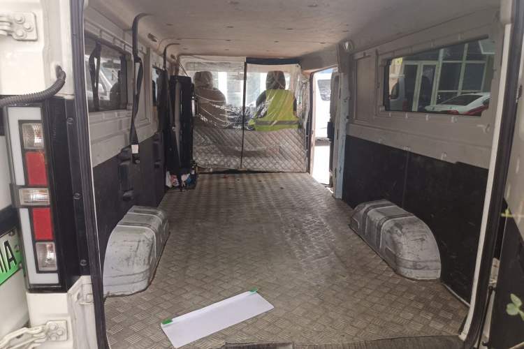 Used SRM New Energy E3L 2024 Standard 6-Seater Bus Trunk
