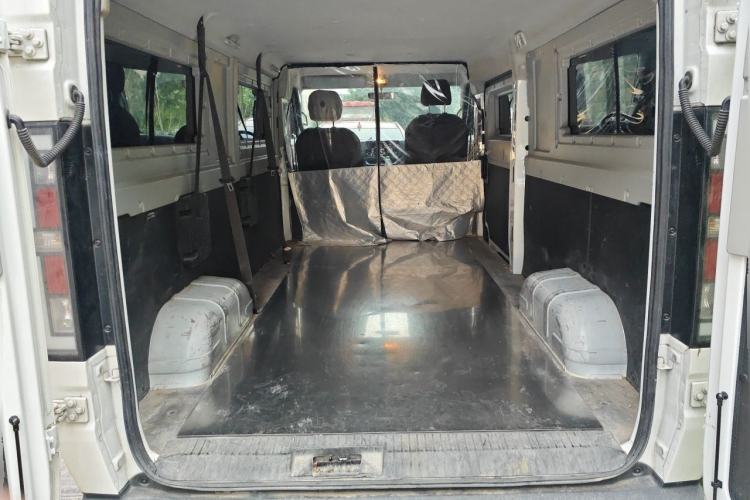 Used SRM New Energy E3L 2024 Standard 6-Seater Bus Trunk