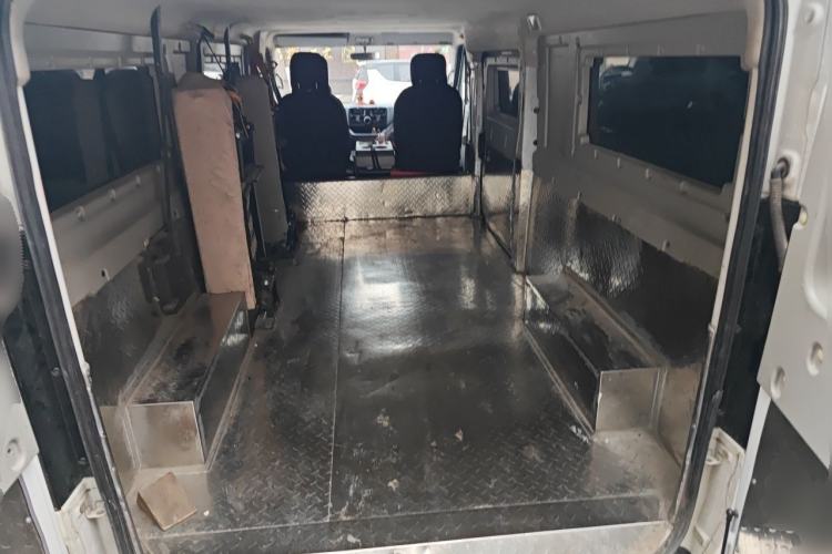 Used SRM New Energy E3L 2024 Luxury 6-Seater Bus Trunk