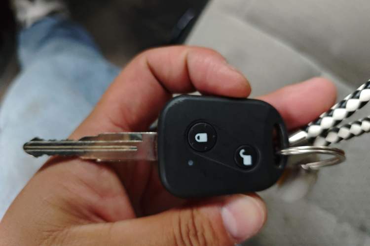 Used SRM New Energy E3L 2024 Standard 6-Seater Bus Vehicle Key