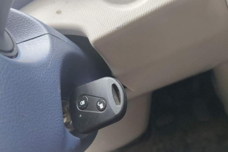 Used SRM New Energy E3L 2024 Standard 6-Seater Bus Vehicle Key