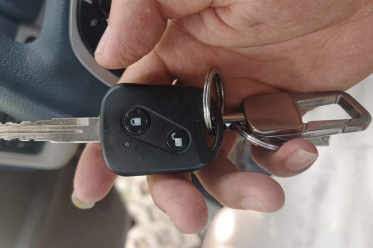 Used SRM New Energy E3L 2024 Standard 6-Seater Bus Vehicle Key