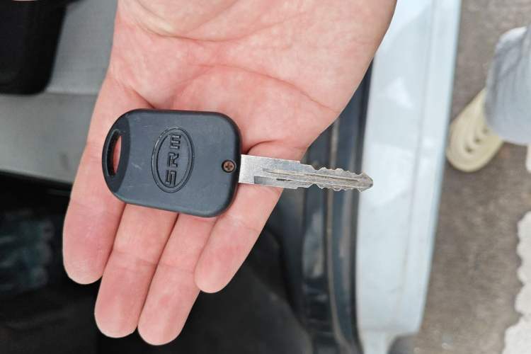 Used SRM New Energy E3L 2024 Standard 6-Seater Bus Vehicle Key