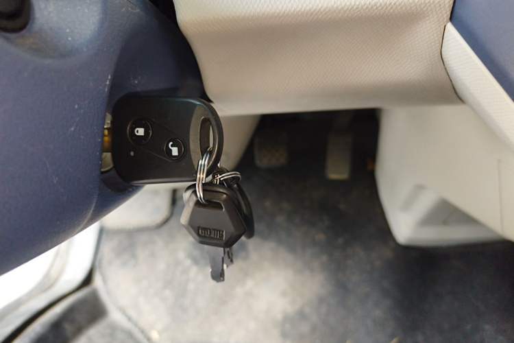 Used SRM New Energy E3L 2024 Standard 6-Seater Bus Vehicle Key
