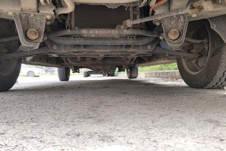 Used SRM New Energy E3L 2025 Ningde 41.86kWh 305KM Practical Van Chassis Front