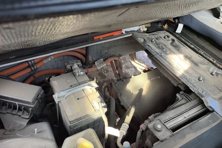 Used SRM New Energy E3L 2025 Ningde 41.86kWh 305KM Practical Van Engine Bay