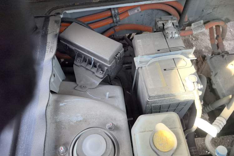 Used SRM New Energy E3L 2025 Ningde 41.86kWh 305KM Practical Van Engine Bay Right