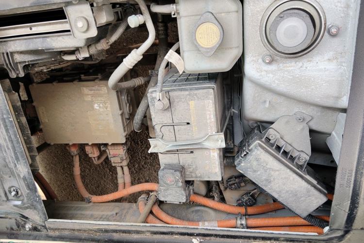 Used SRM New Energy E3L 2025 Ningde 41.86kWh 305KM Practical Van Engine Bay