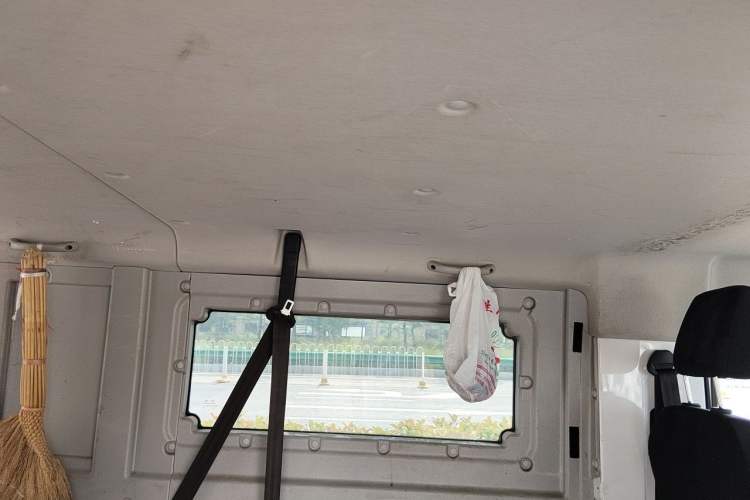 Used SRM New Energy E3L 2025 Ningde 41.86kWh 305KM Practical Van Headliner