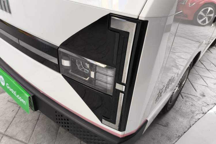 Used SRM New Energy E3L 2025 Ningde 53.58kWh 365KM Practical Bus Left Front Headlight
