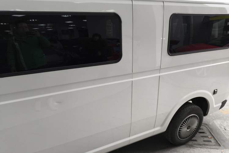 Used SRM New Energy E3L 2025 Ningde 53.58kWh 365KM Practical Bus Left Rear Seat