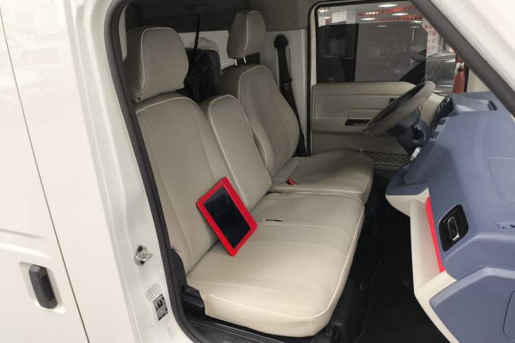 Used SRM New Energy E3L 2025 Ningde 53.58kWh 365KM Practical Bus Right Front Seat