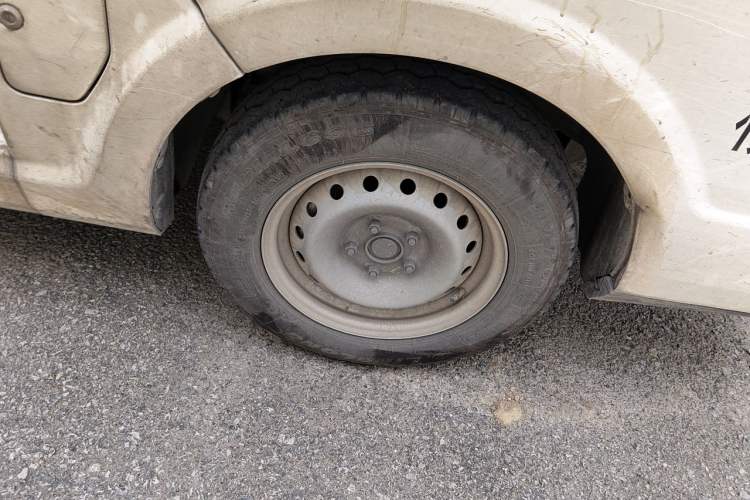 Used SRM New Energy E3L 2025 Ningde 41.86kWh 305KM Practical Van Right Front Wheel Hub