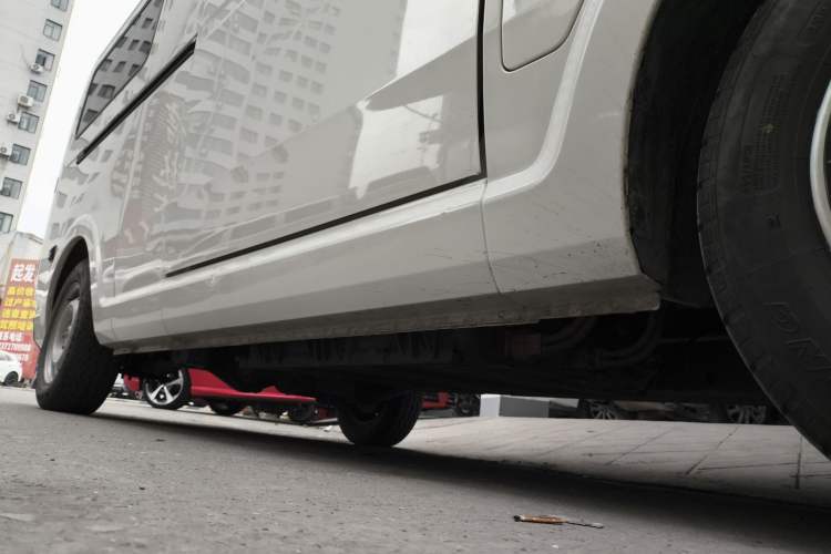 Used SRM New Energy E3L 2025 Ningde 53.58kWh 365KM Practical Bus Right Side Sill