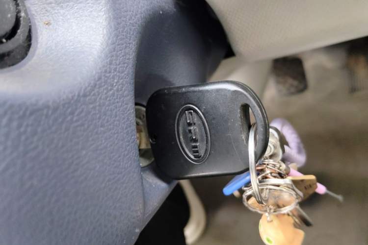 Used SRM New Energy E3L 2025 Ningde 41.86kWh 305KM Practical Van Vehicle Key