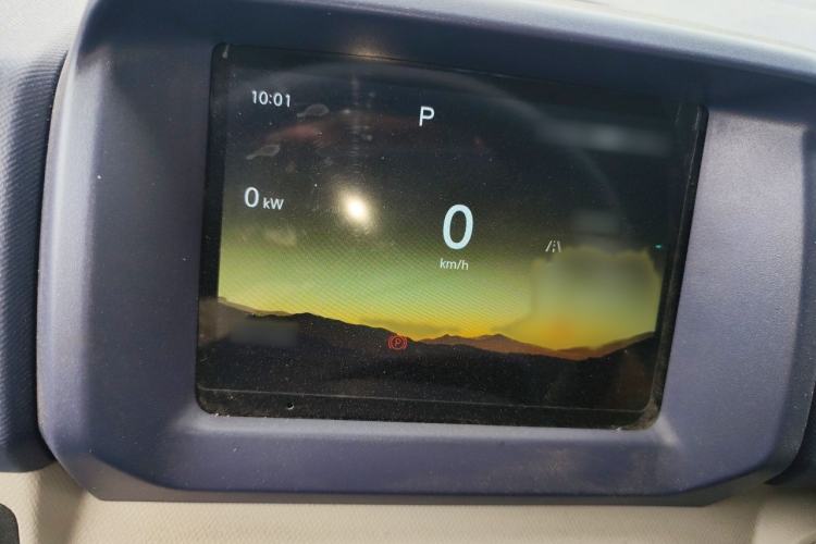 Used SRM New Energy E3L 2026 Model 325 KM CATL 41.86 kWh Smart Luxury 6/9-Seater Passenger Vehicle Instrument Cluster