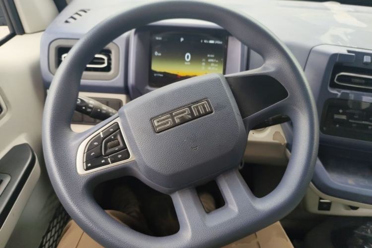Used SRM New Energy E3L 2026 Model 325 KM CATL 41.86 kWh Smart Luxury 6/9-Seater Passenger Vehicle Steering Wheel