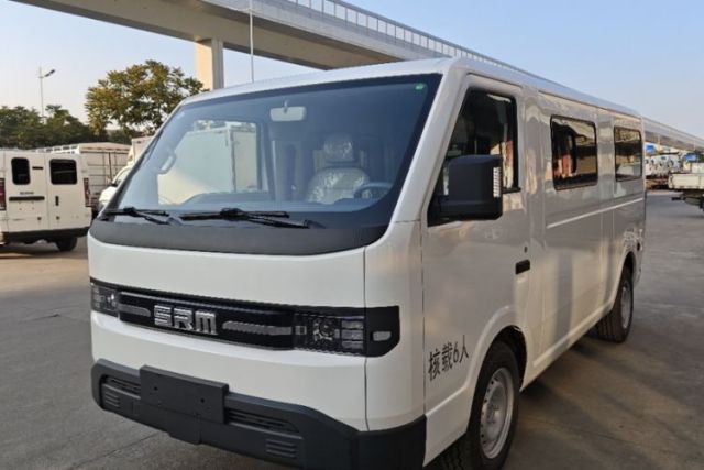 Used SRM New Energy E3L 2026 Model 325 KM CATL 41.86 kWh Smart Luxury 6/9-Seater Passenger Vehicle