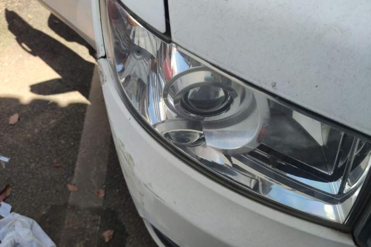 Used SRM New Energy Haishi EV 2018 EV300 Wealth Edition Right Front Headlight