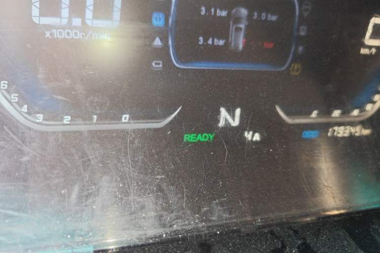 Used SRM New Energy Haishi EV 2021 Standard Model Odometer Close Up