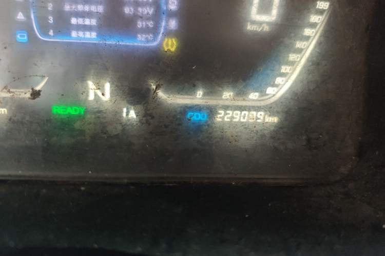 Used SRM New Energy Haishi EV 2021 Standard Model Odometer Close Up