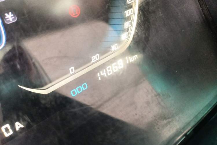 Used SRM New Energy Haishi EV 2021 Standard Model Odometer Close Up