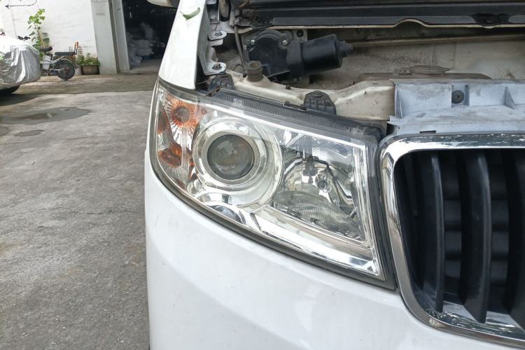 Used SRM New Energy Haishi EV 2021 Standard Model Right Front Headlight