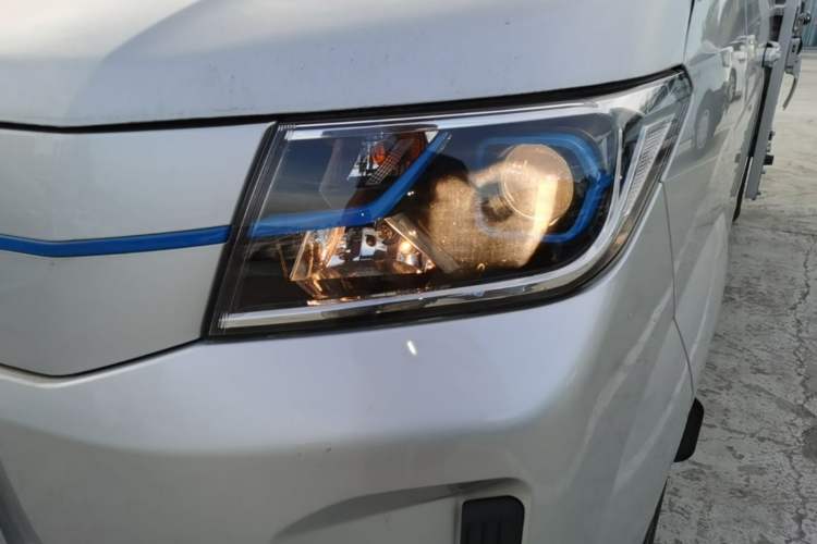 Used SRM New Energy T3L EV 2023 Pickup Truck 41.86 kWh Left Front Headlight