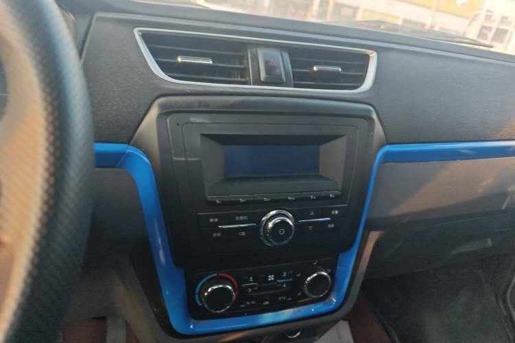 Used SRM New Energy T3L EV 2024 Model—Flatbed Truck, 42.3 kWh Audio And AC Panel
