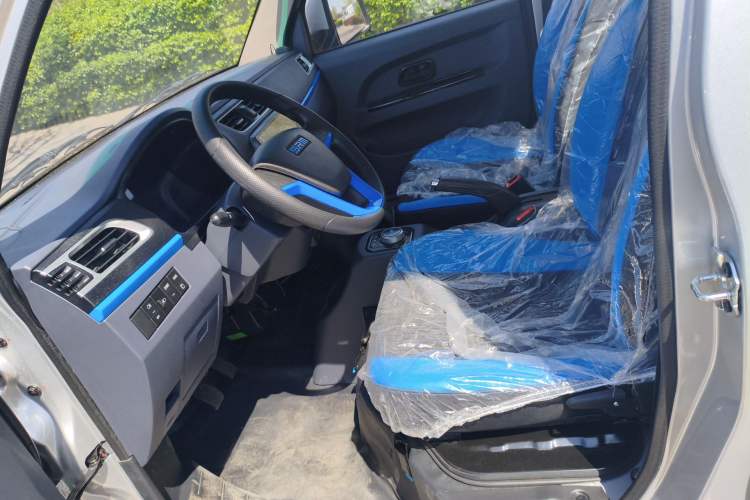 Used SRM New Energy T3L EV 2025 Model—Fudi 42.3 kWh, 3.2-meter Flatbed Truck Left Front Seat