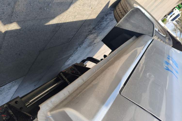 Used SRM New Energy T3L EV 2025 Model—Fudi 42.3 kWh, 3.2-meter Flatbed Truck Left Side Sill