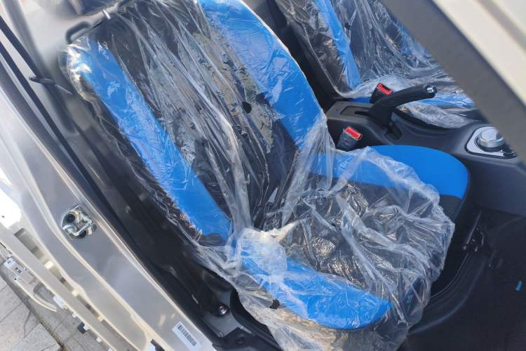 Used SRM New Energy T3L EV 2025 Model—Fudi 42.3 kWh, 3.2-meter Flatbed Truck Right Front Seat