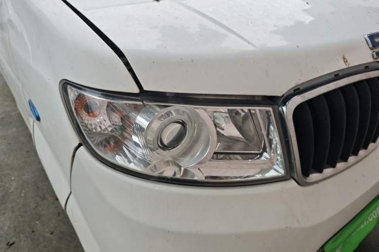 Used SRM New Energy Xiaohaishi EV 2019 Standard Model Right Front Headlight