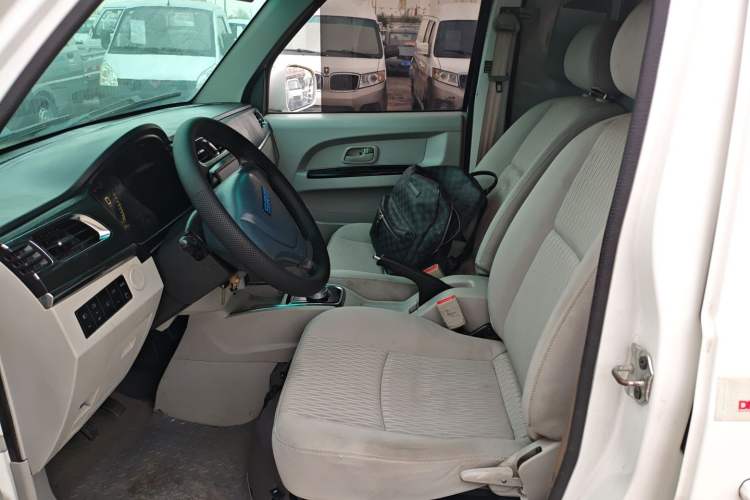 Used SRM New Energy Xiaohaishi EV 2021 Standard Model Left Front Seat