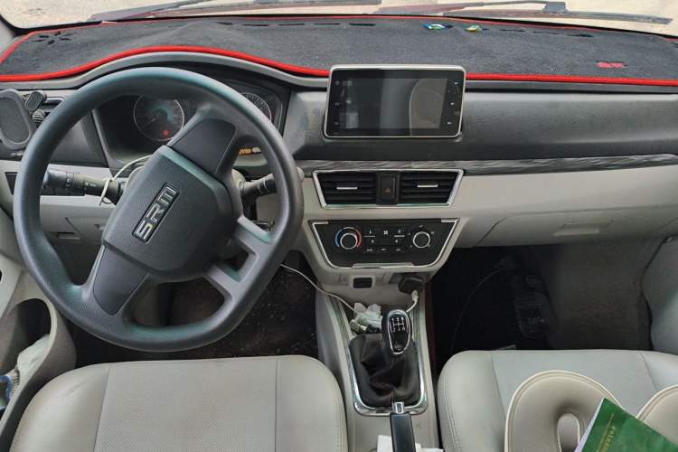Used SRM New Haishi X30L 2024 1.5L Business Edition Passenger Van 5/6/7 Seats Central Air Conditioning Version SWJ15 Center Console