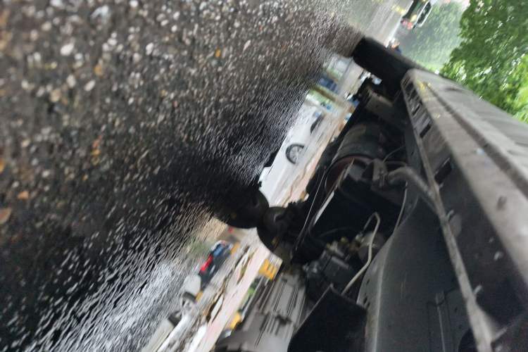 Used SRM New Haishi X30L 2024 1.5L CNG Super Enjoyment Version Passenger Van 6/7 Seats SWCC15M Chassis Front Right