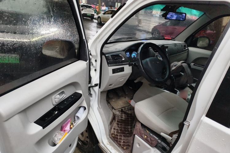 Used SRM New Haishi X30L 2024 1.5L CNG Super Enjoyment Version Passenger Van 6/7 Seats SWCC15M Driver Seat