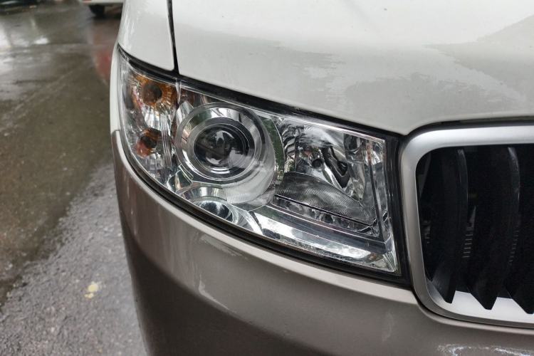 Used SRM New Haishi X30L 2024 1.5L CNG Super Enjoyment Version Passenger Van 6/7 Seats SWCC15M Right Front Headlight
