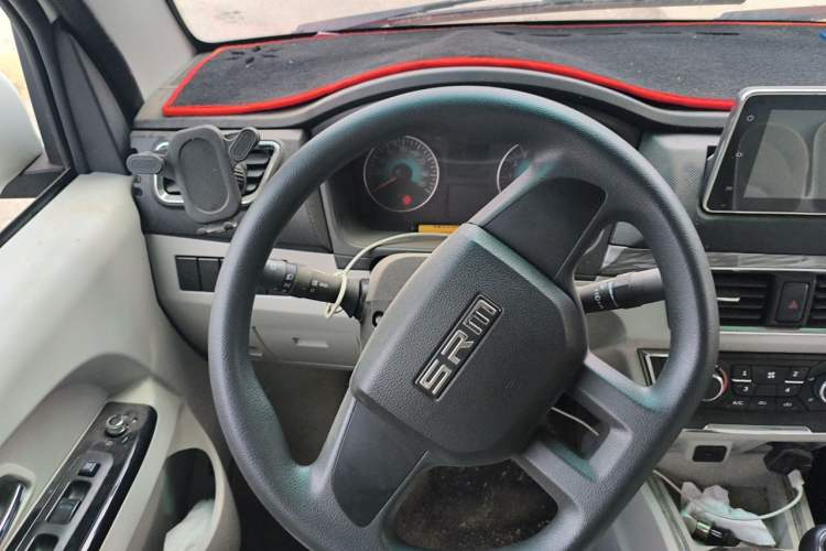 Used SRM New Haishi X30L 2024 1.5L Business Edition Passenger Van 5/6/7 Seats Central Air Conditioning Version SWJ15 Steering Wheel