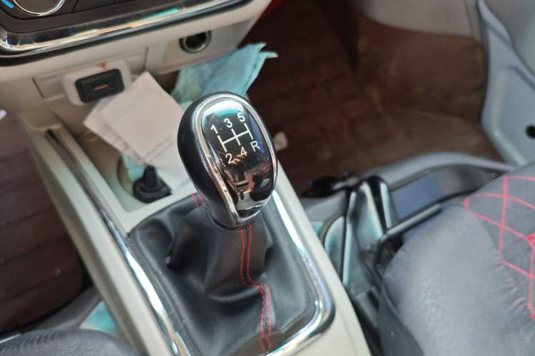 Used SRM New Haishi X30L 2024 1.5L CNG Super Enjoyment Version Passenger Van 6/7 Seats SWCC15M Gear Lever