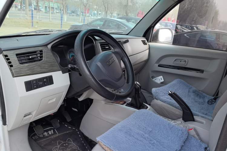 Used SRM New Haishi X30L 2024 1.6L Business Edition Van 2/5 Seats Front-mounted Air Conditioning Version SWJ16 Interior 1