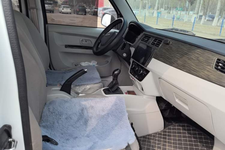 Used SRM New Haishi X30L 2024 1.6L Business Edition Van 2/5 Seats Front-mounted Air Conditioning Version SWJ16 Interior 5