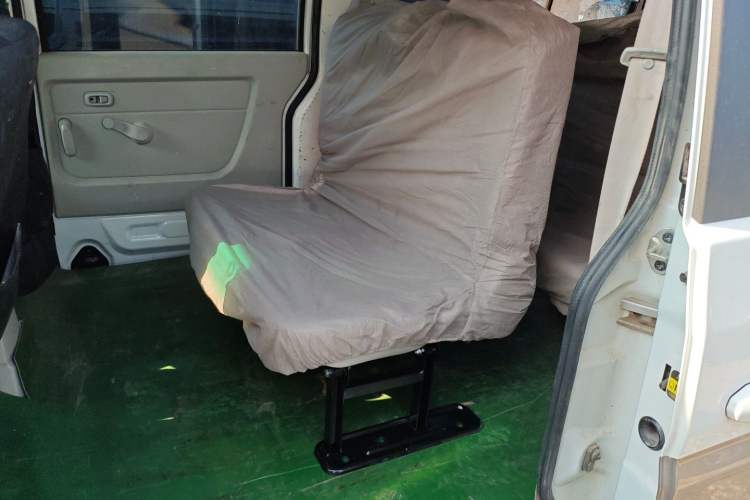 Used SRM New Haishi X30L 2024 1.5L CNG Super Enjoyment Version Passenger Van 6/7 Seats SWCC15M Left Rear Seat