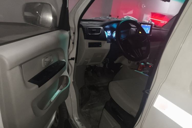 Used SRM New Haishi X30L 2025 1.6L Wealth Edition Van 2/5 Seats Front-mounted Air Conditioning Double Doors Driver Seat