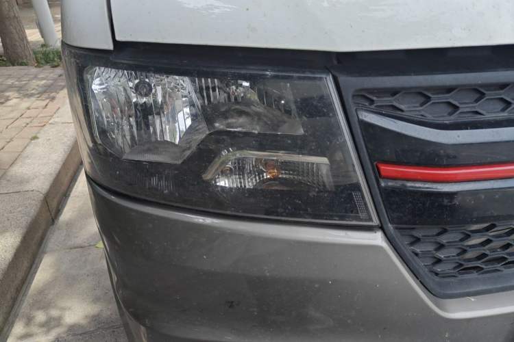 Used SRM New Haishi X30L 2025 1.5L Wealth Edition Minibus 5/6/7 Seats Central Air Conditioning Double Doors Right Front Headlight